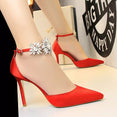 Elegant Crystal Pearl Pointed Toe Shoe